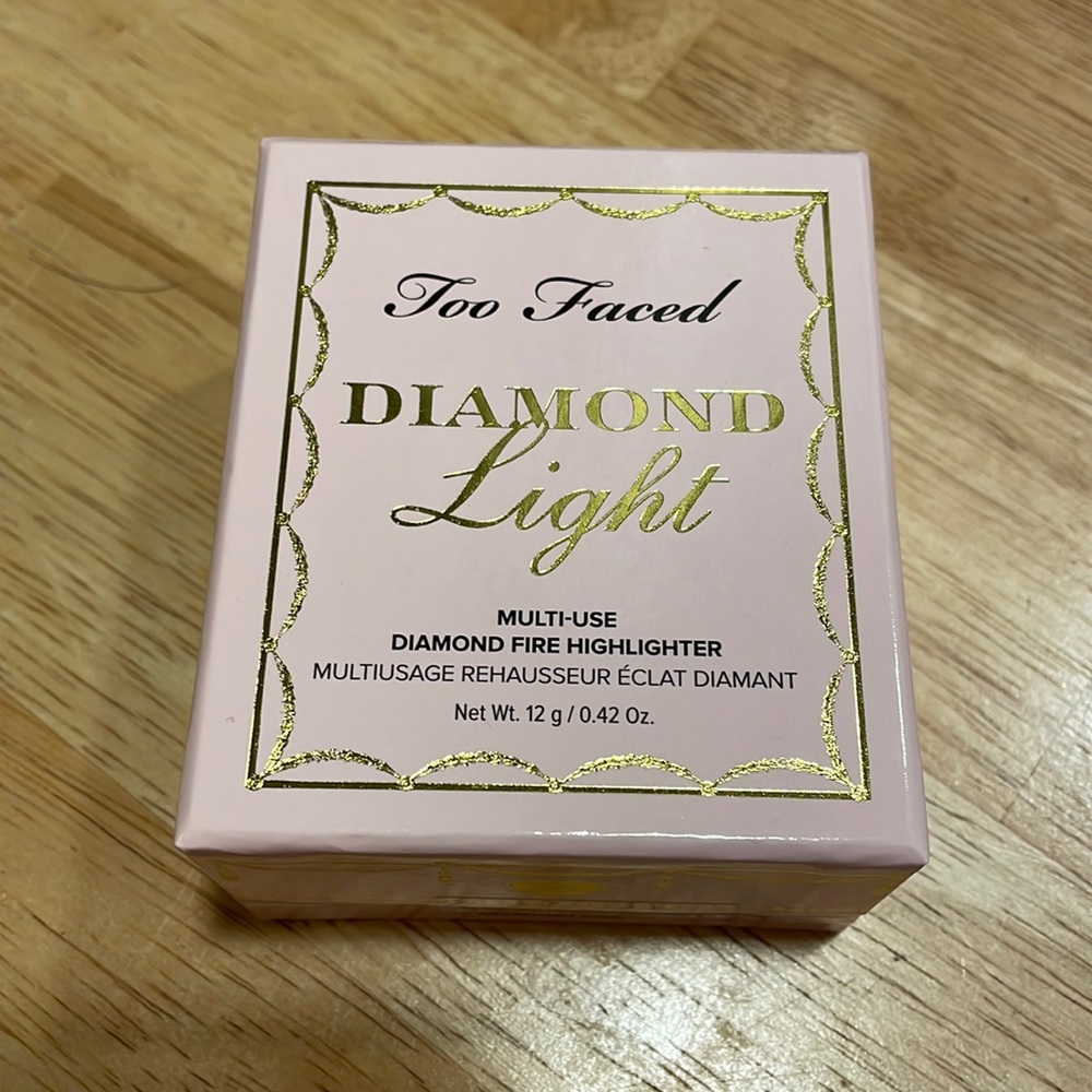 Too Faced Diamond Light Highlighter
